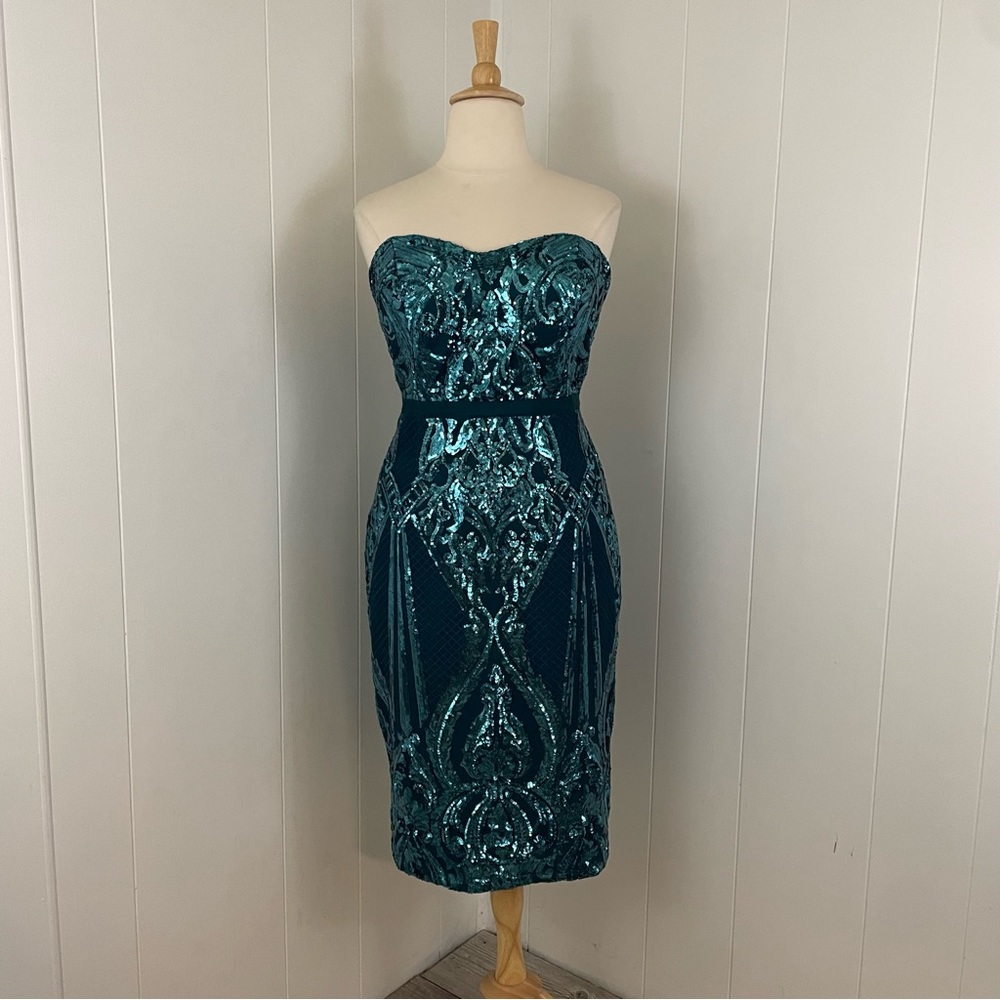 City Chic Sofia Sequin Sweetheart Strapless Sheath Dress in Emerald